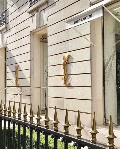 ysl 53 avenue montaigne|Avenue Montaigne .